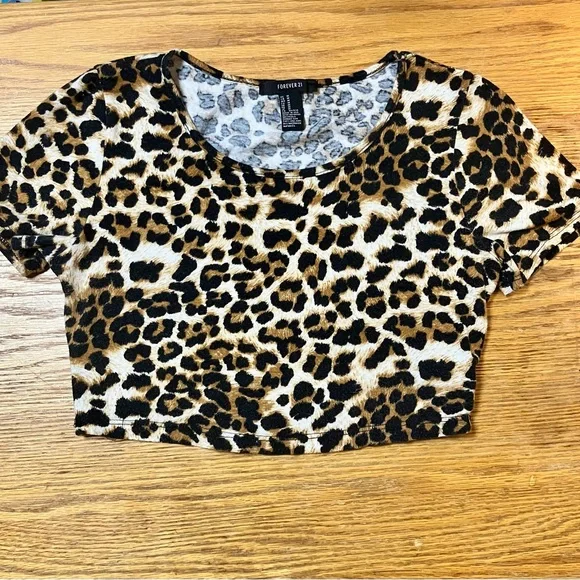 Cheetah print crop top forever 21 outlet